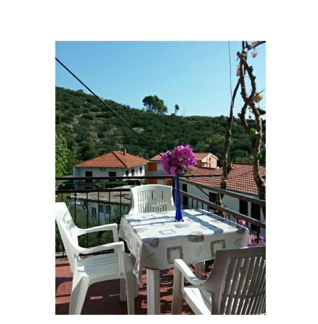 Appartement Dvokrevetna Soba S Balkonom I Kuhinjom 1 à Podgora Extérieur photo
